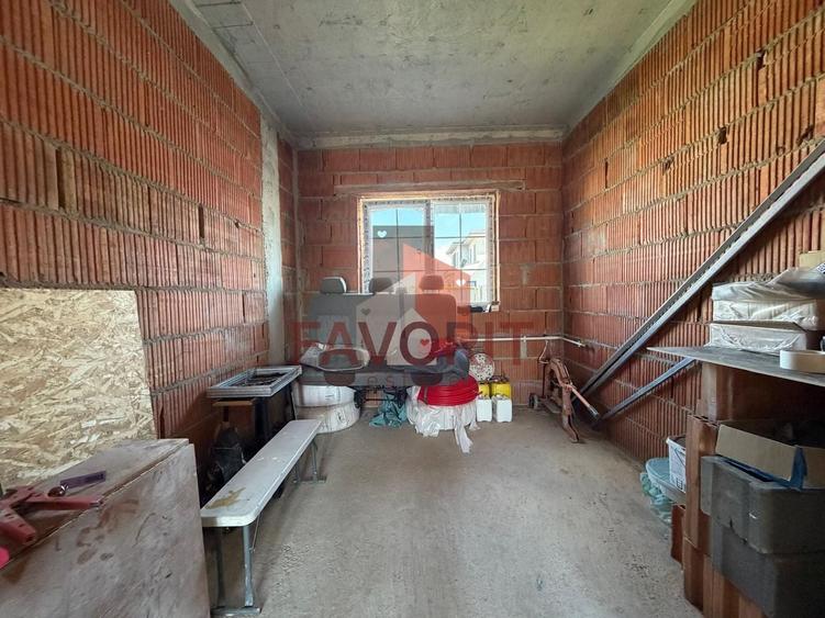 Duplex cu 3 camere cu Canalizare în Sânandrei