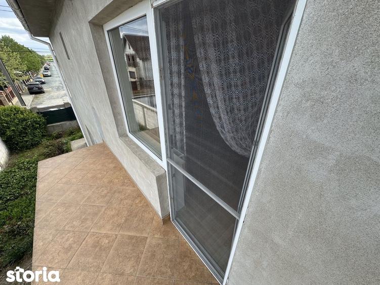 Casă cu 4 camere cu Canalizare în Sud
