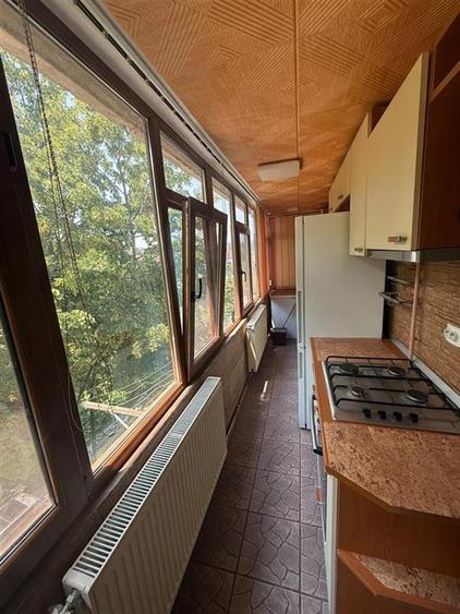 Apartament cu 2 camere decomandat, mobilat în Nicolina