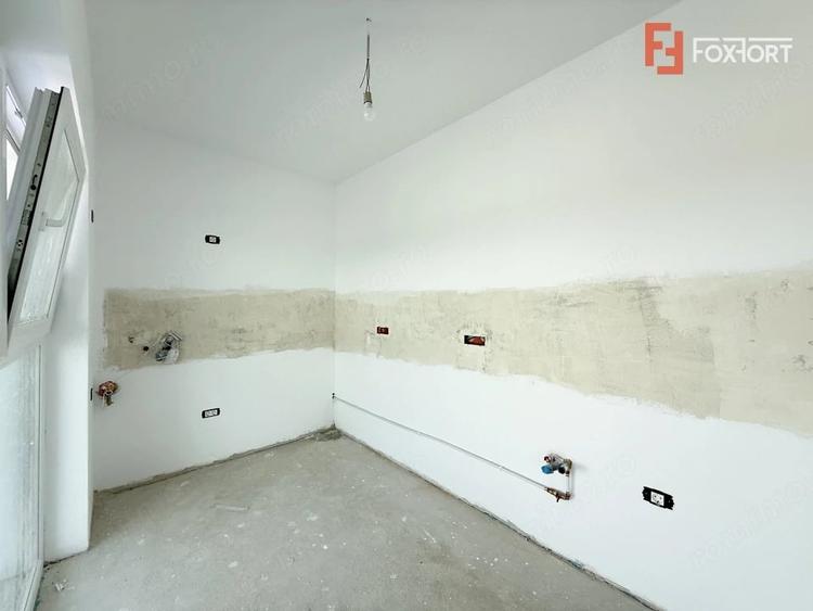 Apartament cu 4 camere în Torontalului