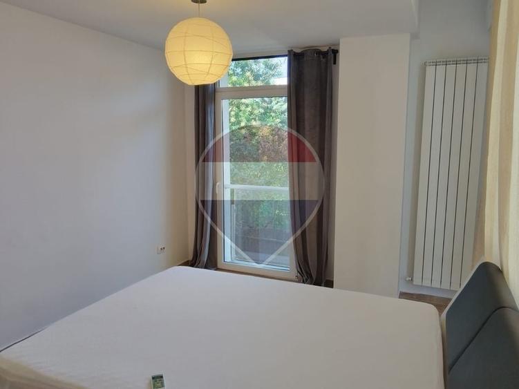 Apartament cu 3 camere, mobilat în Central