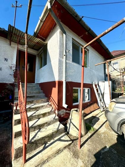 Casă individuală cu 3 camere cu Canalizare în Dâmbul Rotund