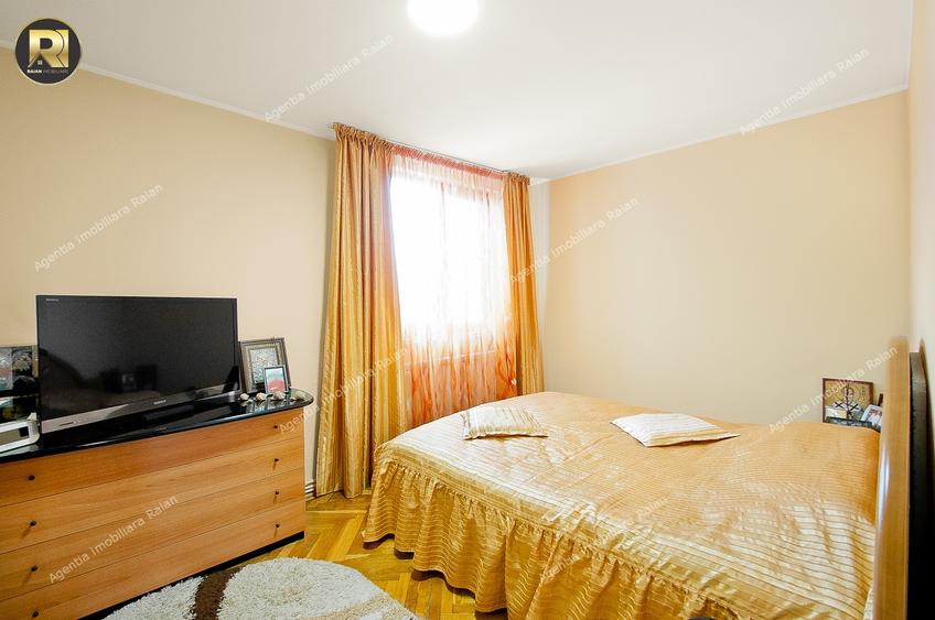 Apartament cu 3 camere semidecomandat, mobilat în Micro 19
