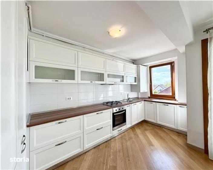 Apartament cu 3 camere în Calea Dumbrăvii