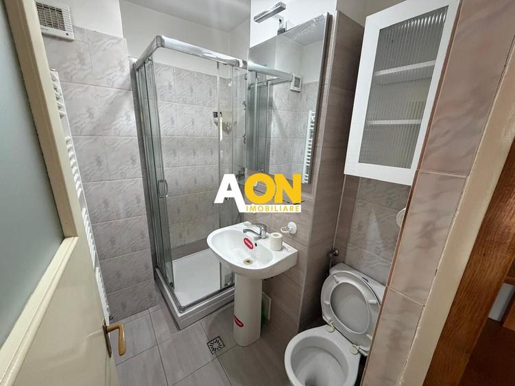 Apartament cu 4 camere decomandat, mobilat în Cetate