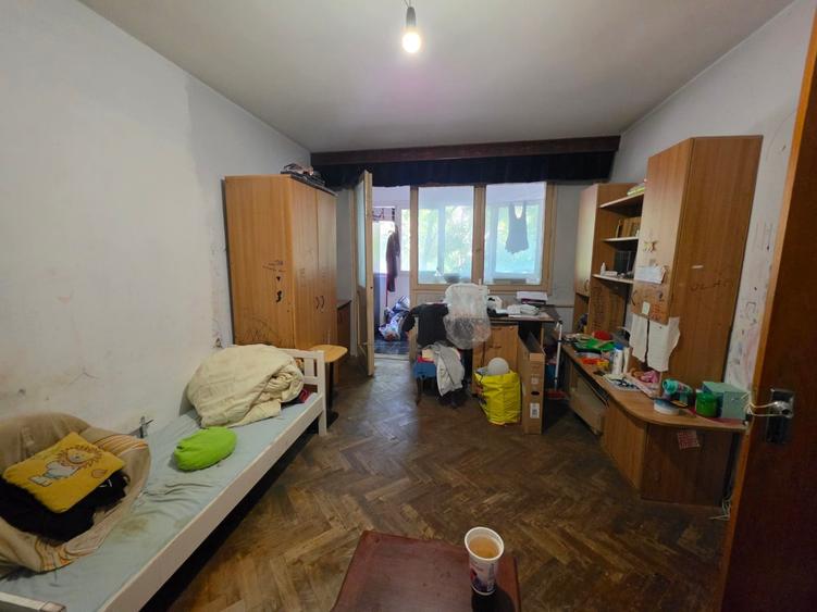 Apartament cu 2 camere decomandat în Titan