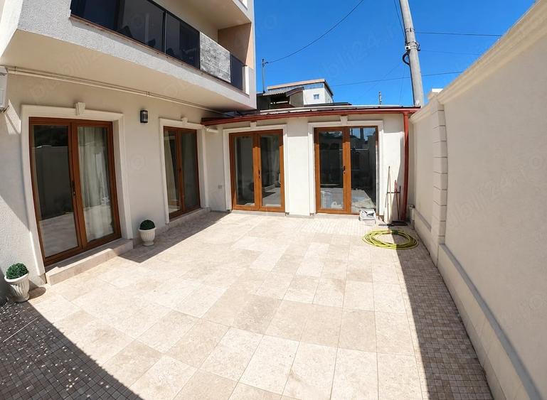 Apartament cu 3 camere semidecomandat în Crângași