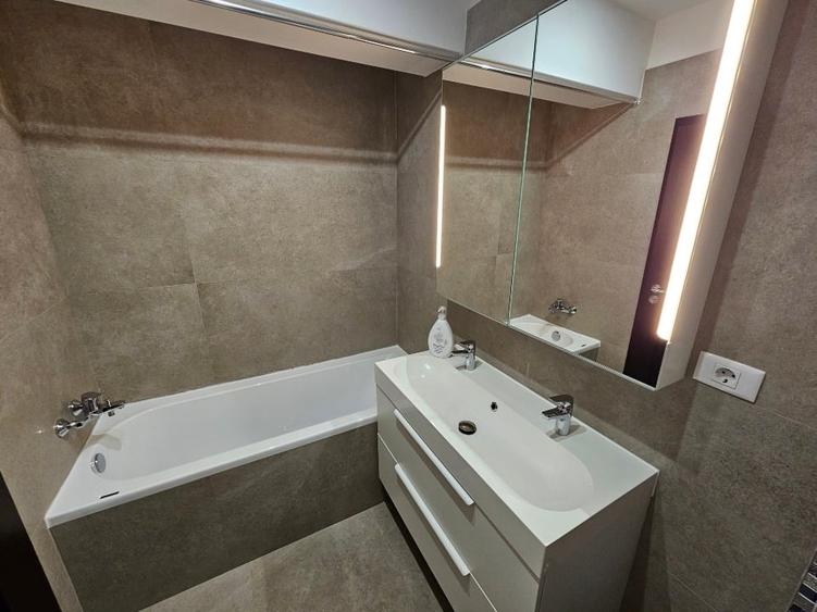 Apartament cu 3 camere decomandat, mobilat în Unirii