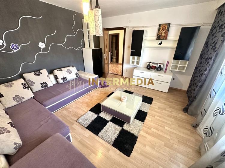 Apartament cu 2 camere semidecomandat, mobilat în Ampoi 1