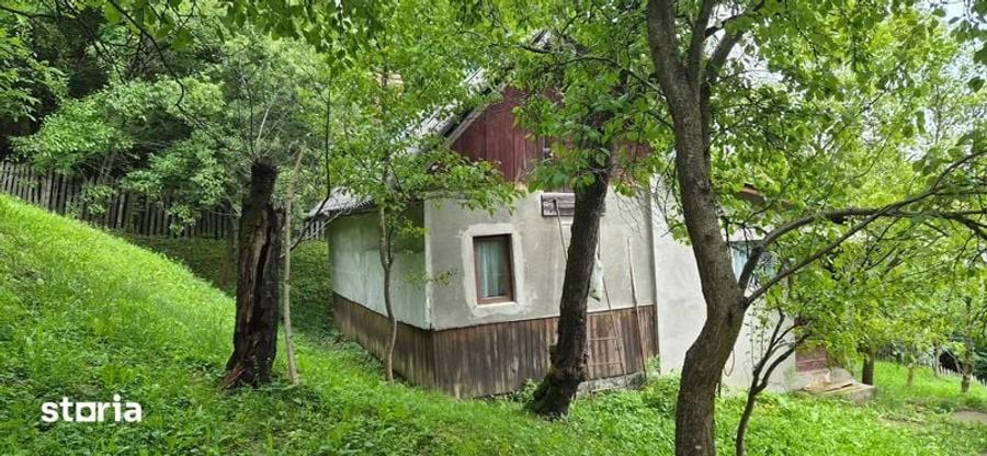 Casă cu 4 camere cu Teren 52 Mp în Central