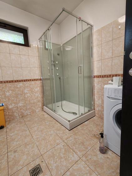 Casă individuală cu 5 camere cu Canalizare în Nord-Est