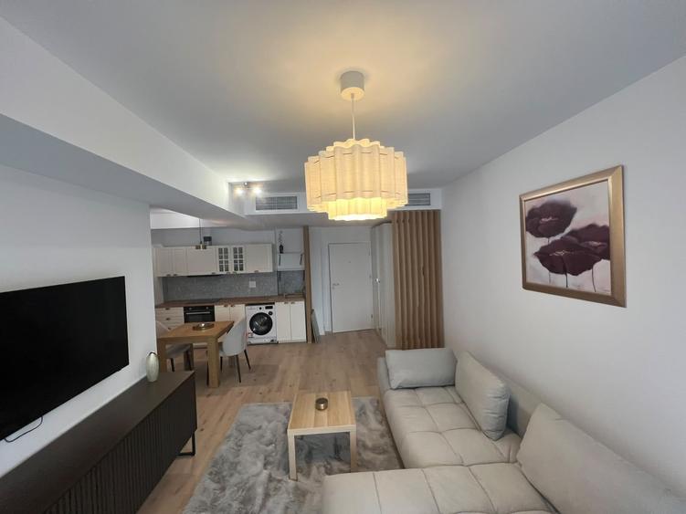 Apartament cu 2 camere decomandat, mobilat în P-ta Presei Libere