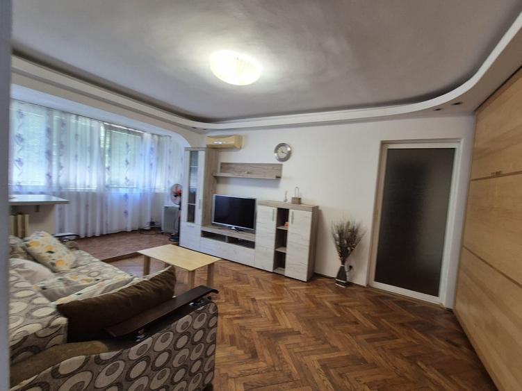 Apartament cu 2 camere semidecomandat în Câmpia Libertății