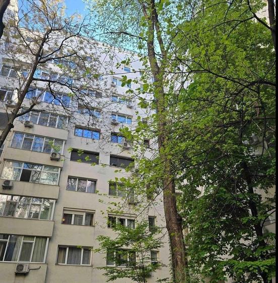 Apartament cu 2 camere semidecomandat, mobilat în Cișmigiu