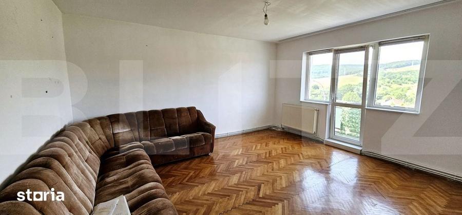 Apartament cu 3 camere decomandat în Simeria