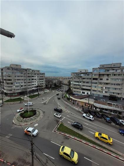 Apartament cu 2 camere decomandat, mobilat în Casa de Cultură