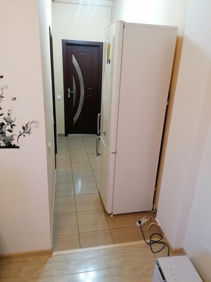 Garsonieră decomandată în Vest