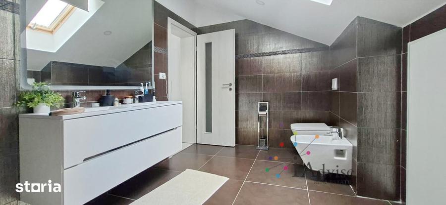 Apartament cu 5 camere în Central