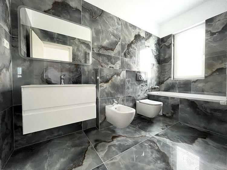 Casă individuală cu 5 camere cu Canalizare în Aradului