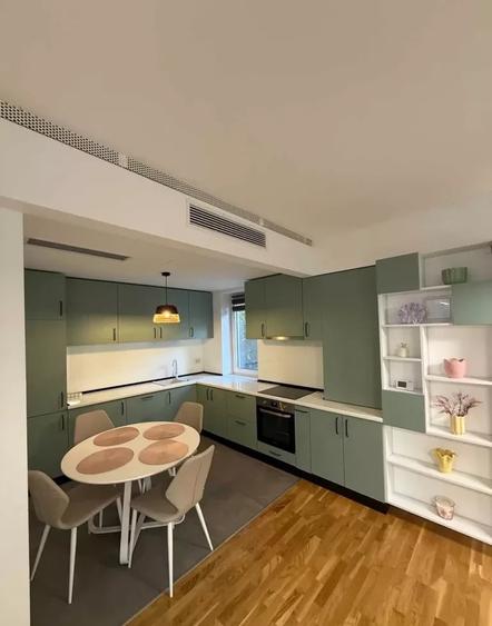 Apartament cu 3 camere decomandat, mobilat în Parcul Carol