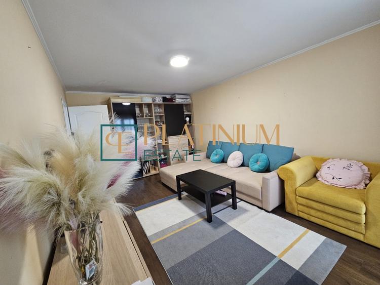 Apartament cu 3 camere decomandat, mobilat în Lipovei