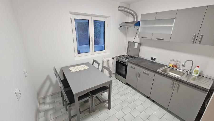 Apartament cu 3 camere decomandat, mobilat în Aviației