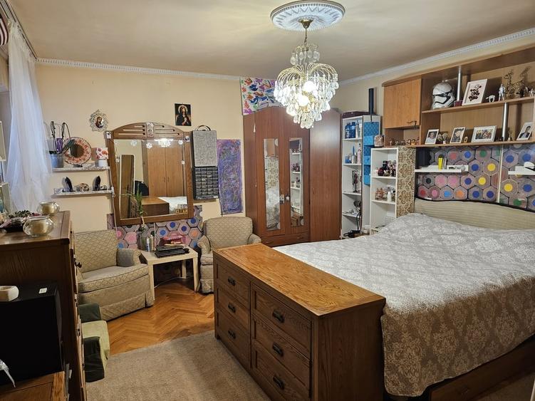 Casă cu 4 camere cu Teren 140 Mp în Olteni