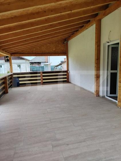 Casă individuală cu 8 camere cu Canalizare în Exterior Nord