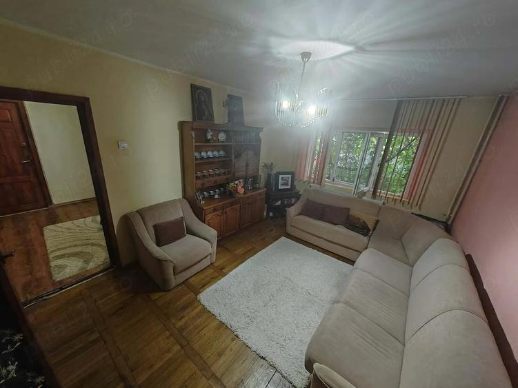 Apartament cu 2 camere decomandat în Piața Centrală