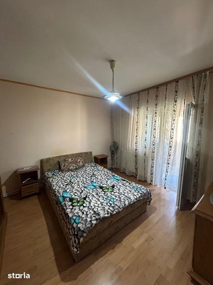 Apartament cu 3 camere decomandat în Sud
