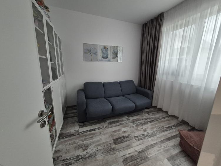 Casă individuală cu 12 camere cu Teren 650 Mp în Domnești