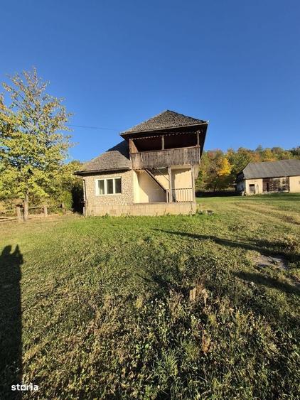 Casă cu 3 camere în Ciocotiș