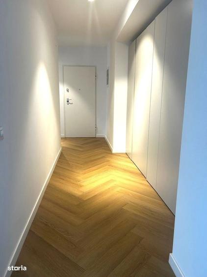 Apartament cu 3 camere decomandat în Barbu Văcărescu