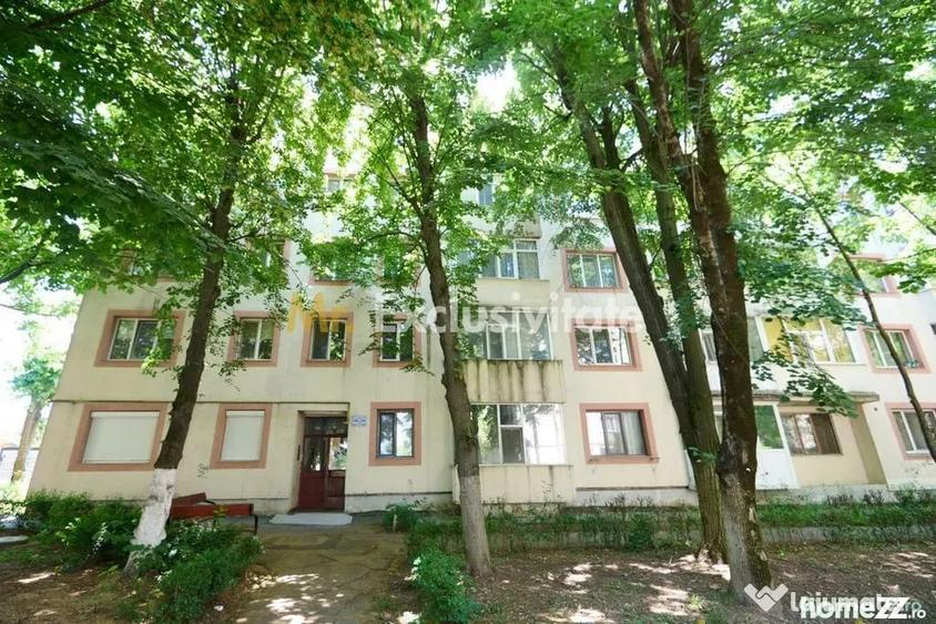 Apartament cu 4 camere decomandat în Craiovei