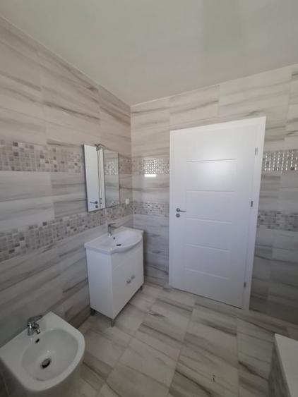 Duplex cu 5 camere cu Canalizare în Sânandrei