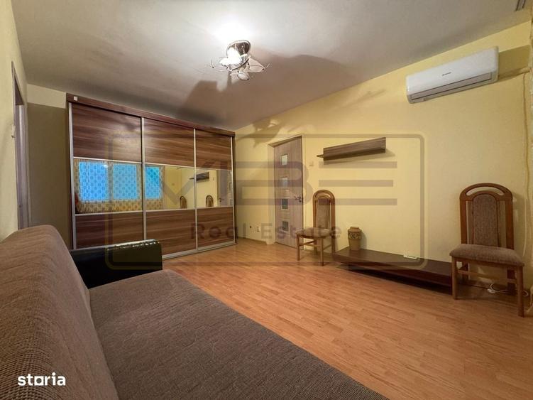 Apartament cu 3 camere semidecomandat în Tătărași