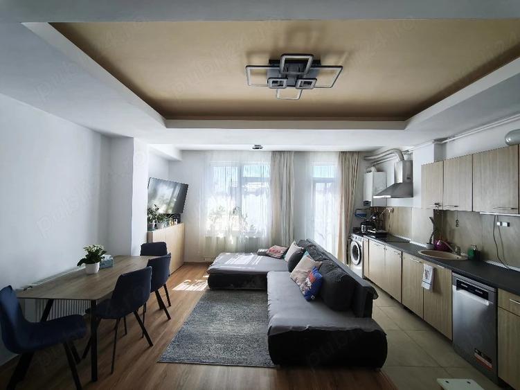 Apartament cu 3 camere decomandat, mobilat în Fratelia