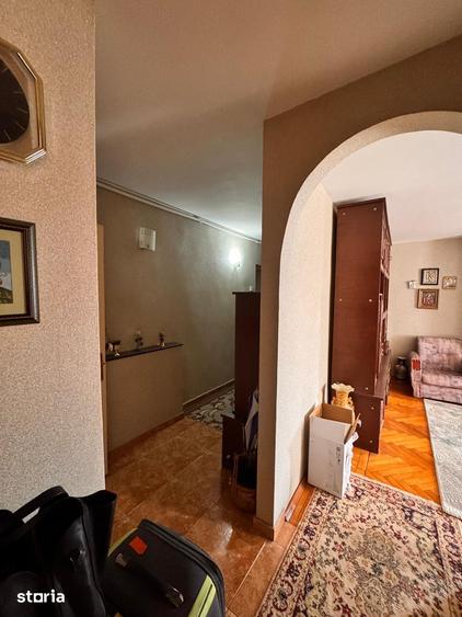 Apartament cu 4 camere decomandat în Exterior Vest