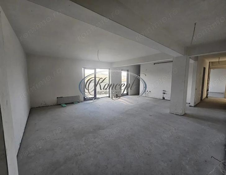 Apartament cu 3 camere semidecomandat în Someșeni