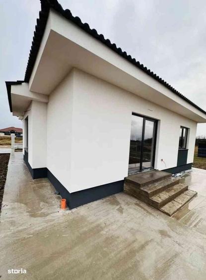 Casă cu 4 camere în Cheriu