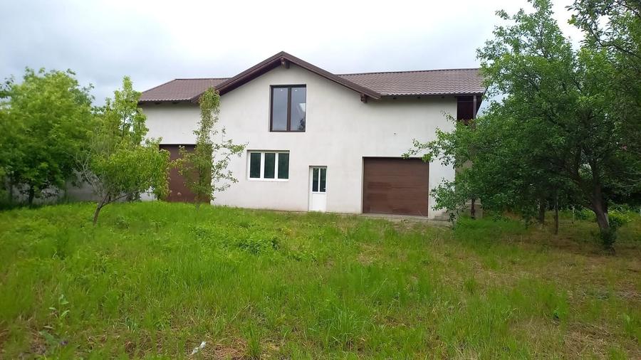 Casă individuală cu 5 camere cu Teren 1100 Mp în Mărtinești