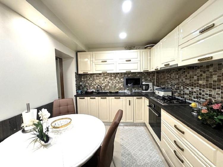 Apartament cu 4 camere în Central