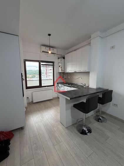Apartament cu 2 camere semidecomandat, mobilat în Nicolina