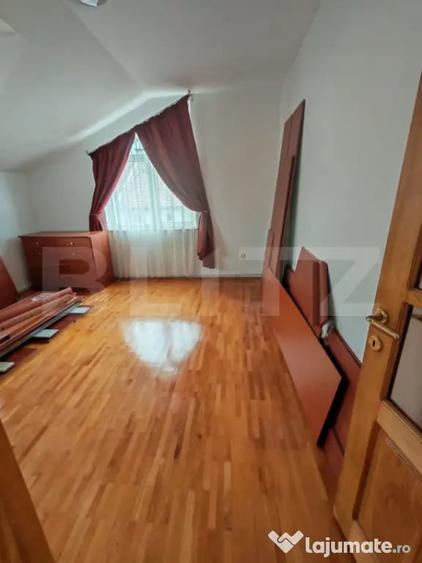 Casă cu 5 camere cu Teren 900 Mp în Ultracentral
