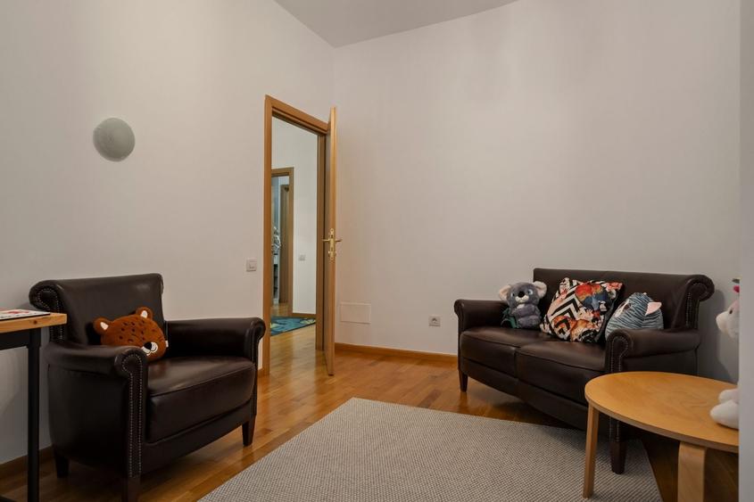 Apartament cu 3 camere semidecomandat, mobilat în Herăstrău