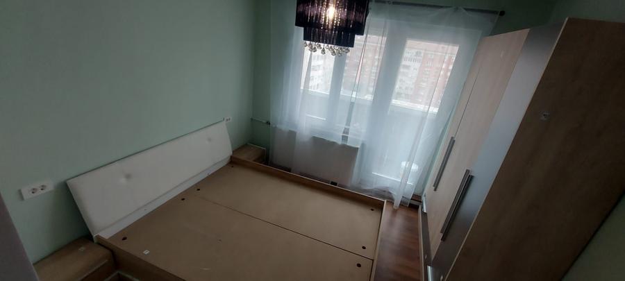 Apartament cu 3 camere decomandat în Exterior Vest