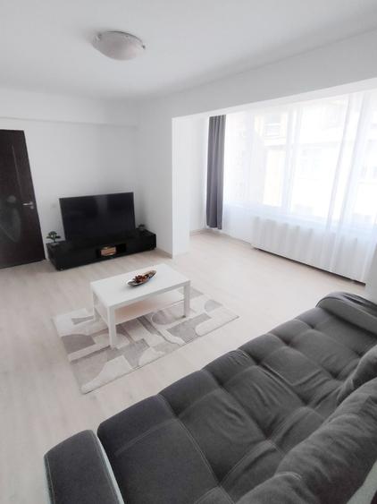 Apartament cu 2 camere decomandat în 15 Noiembrie