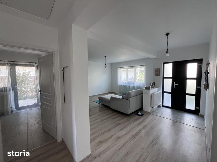 Casă cu 3 camere cu Teren 330 Mp în Bucium