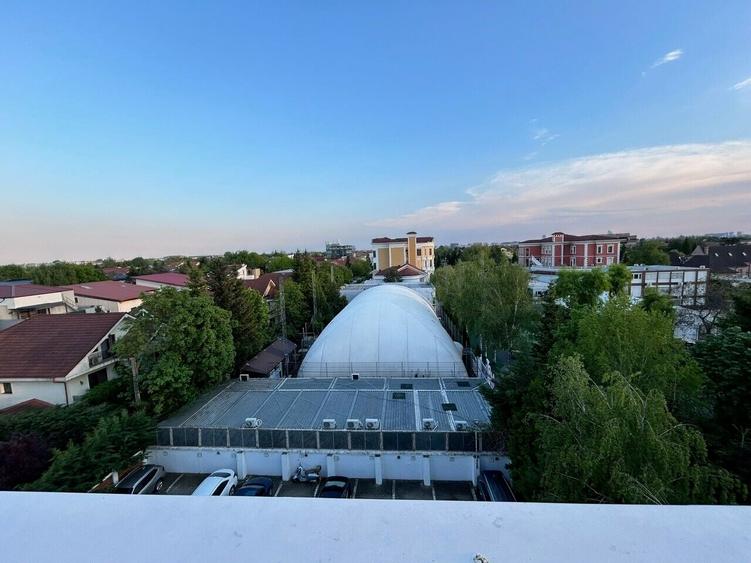 Apartament cu 4 camere decomandat, mobilat în Iancu Nicolae