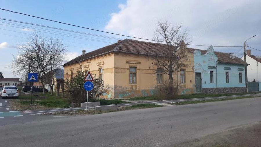 Casă cu Teren 800 Mp în Cenei